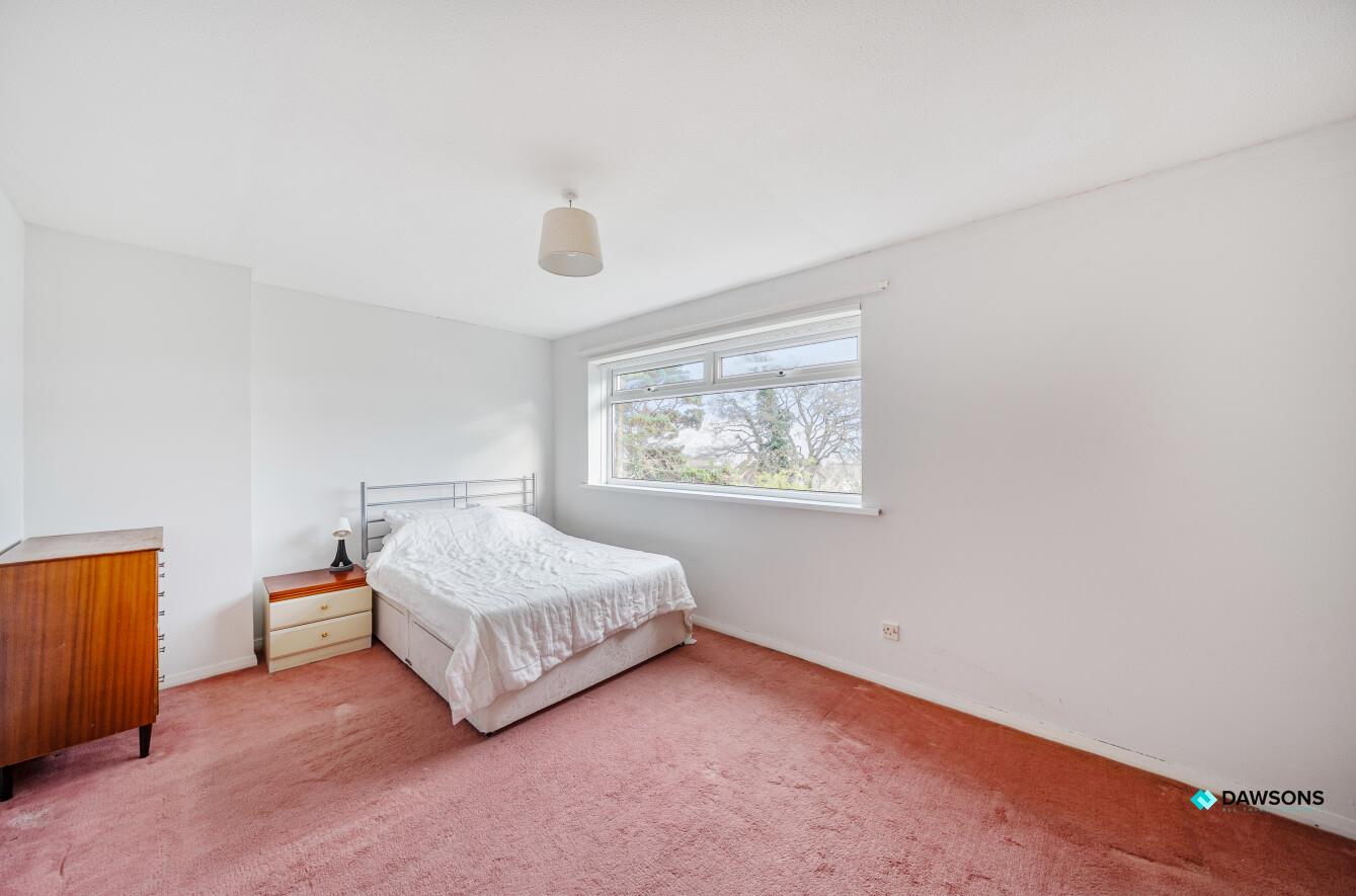 Broad Parks, West Cross, Swansea, SA3 5NZ